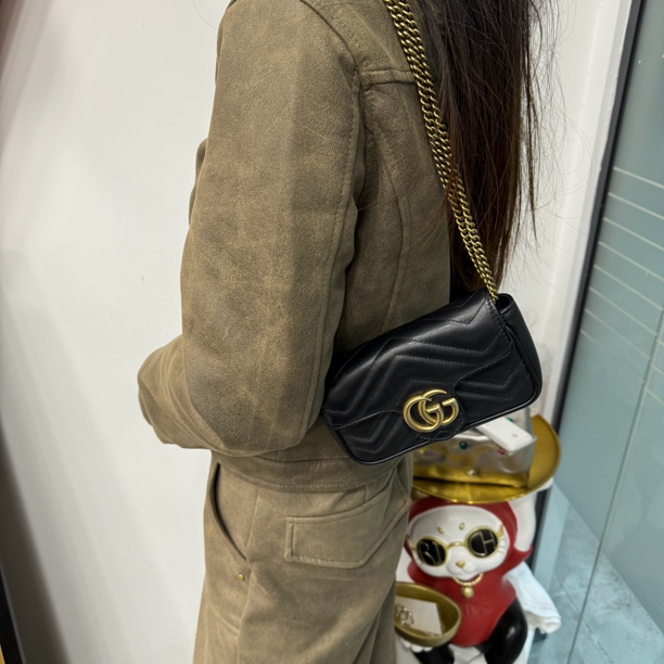 95新 GUCCI/古驰 gucci黑金马蒙supermini斜挎包