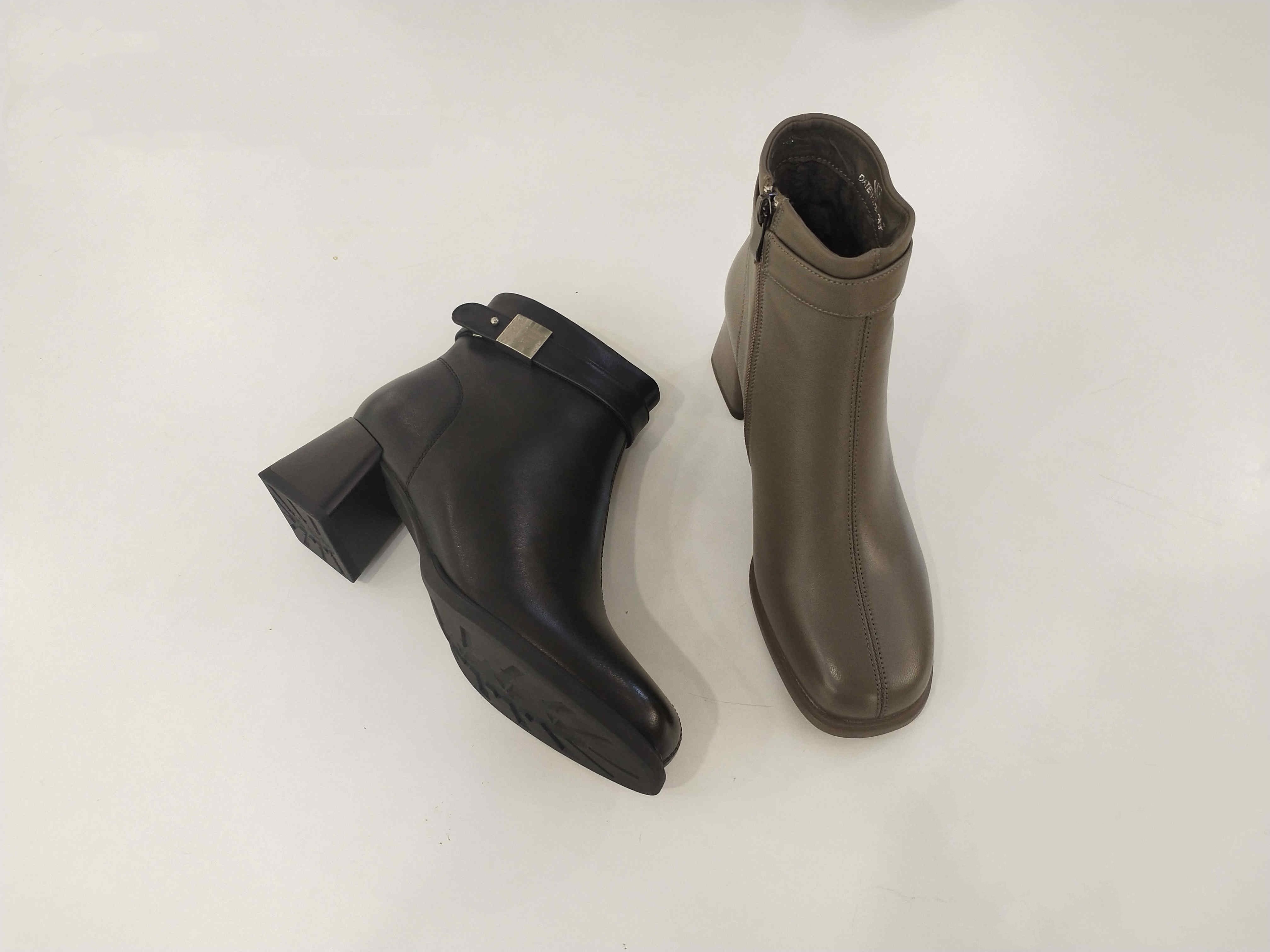 39131531中跟靴（棉）时尚百搭真皮加绒粗跟秋冬圆头女士