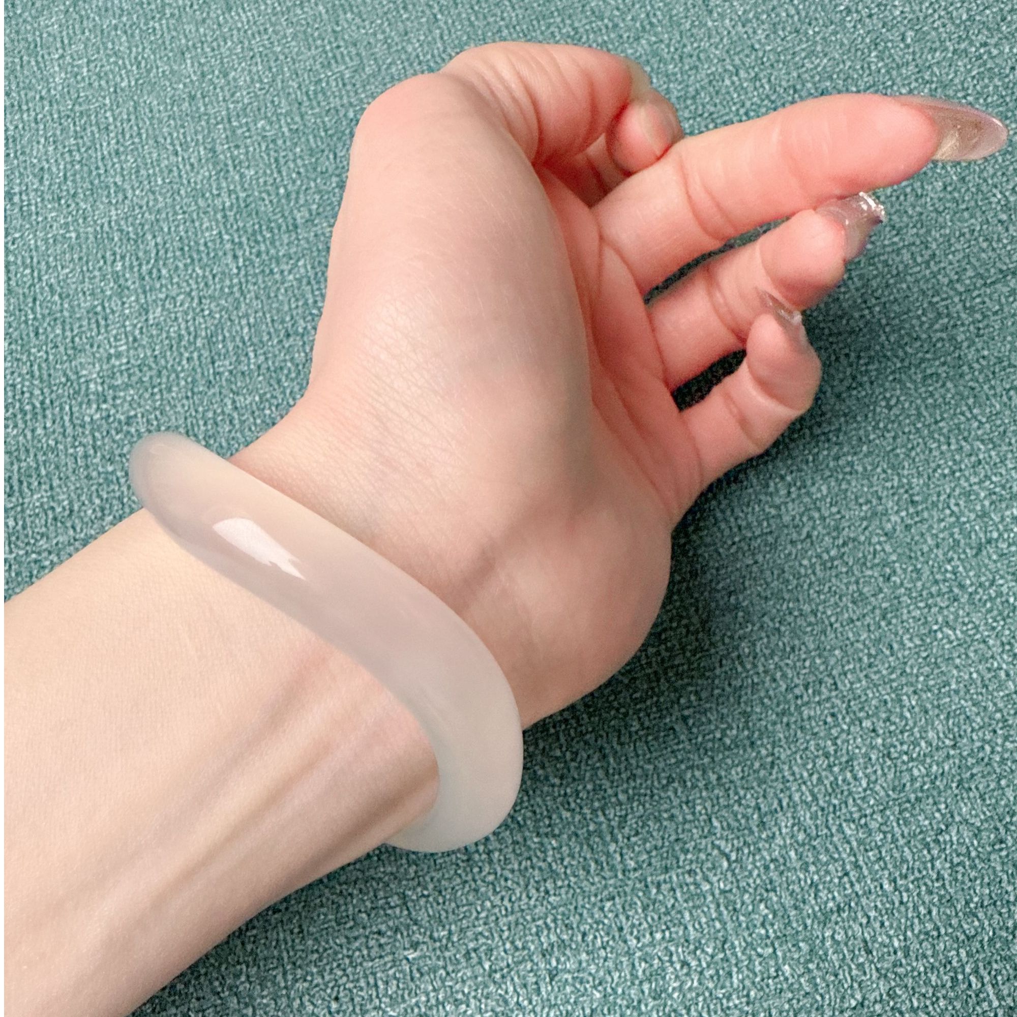 跳脱秋生腕底香，天然马料，冰底白月光扭扭手镯