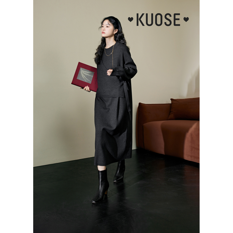 阔色不规则拼接假两件连衣裙女2024冬针织直筒毛衣裙子KSB2311005