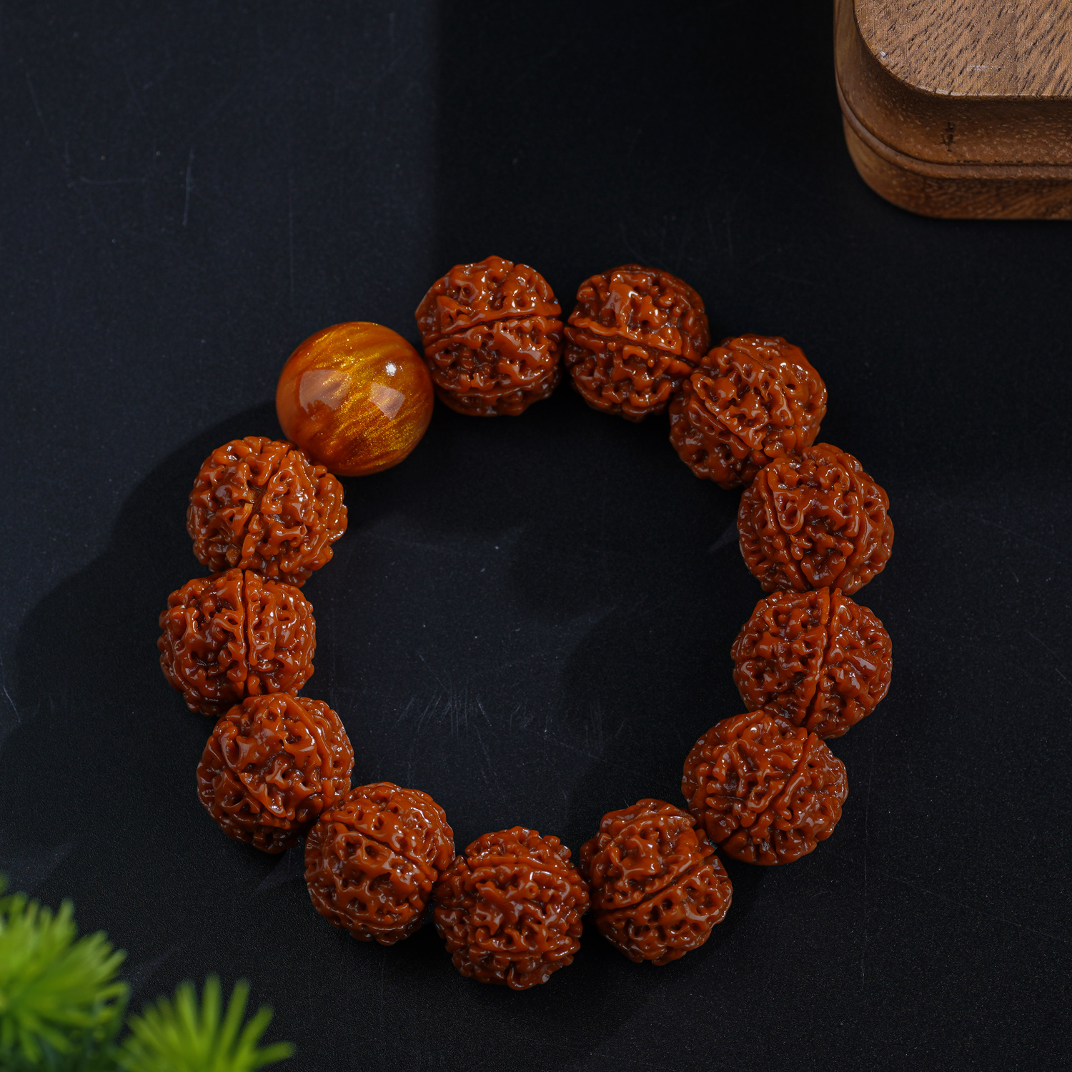 五瓣原生态盘龙纹大金刚手串配饰为非天然琉璃珠