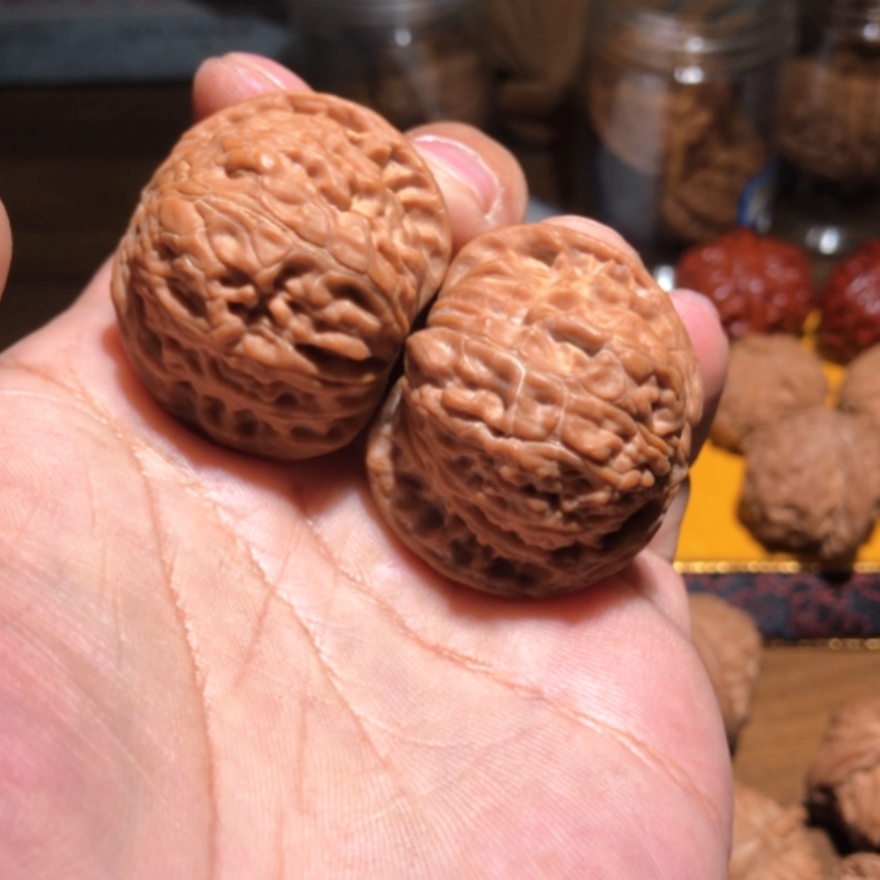 【闪购商品】木质核雕地*人