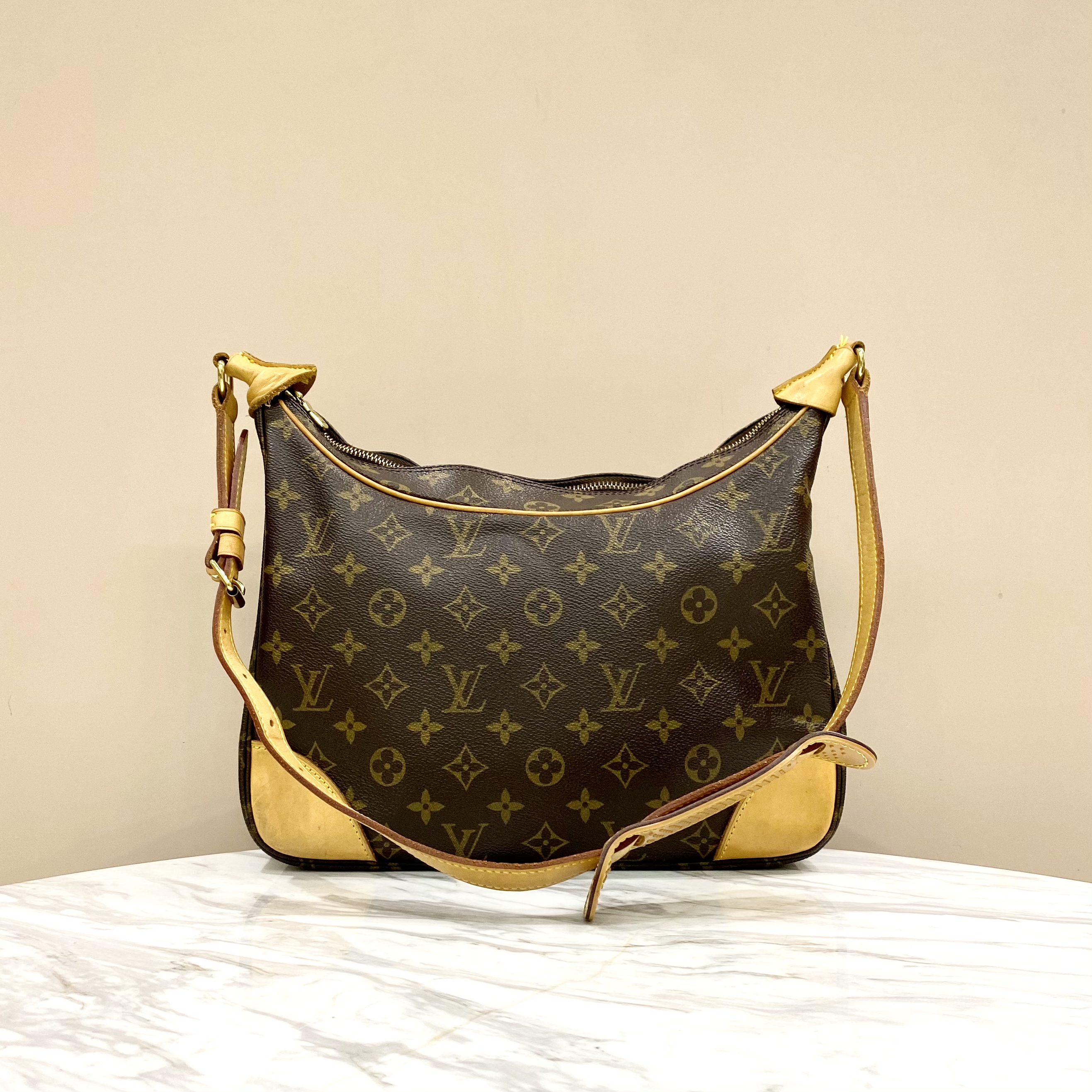 95新 LouisVuitton/路易威登 老花牛角包单肩肩包腋下包经典奢侈