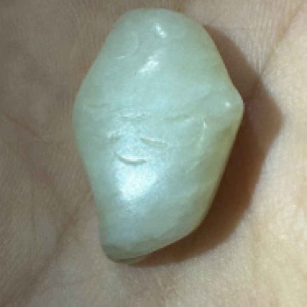 和田玉通孔佩戴小巧