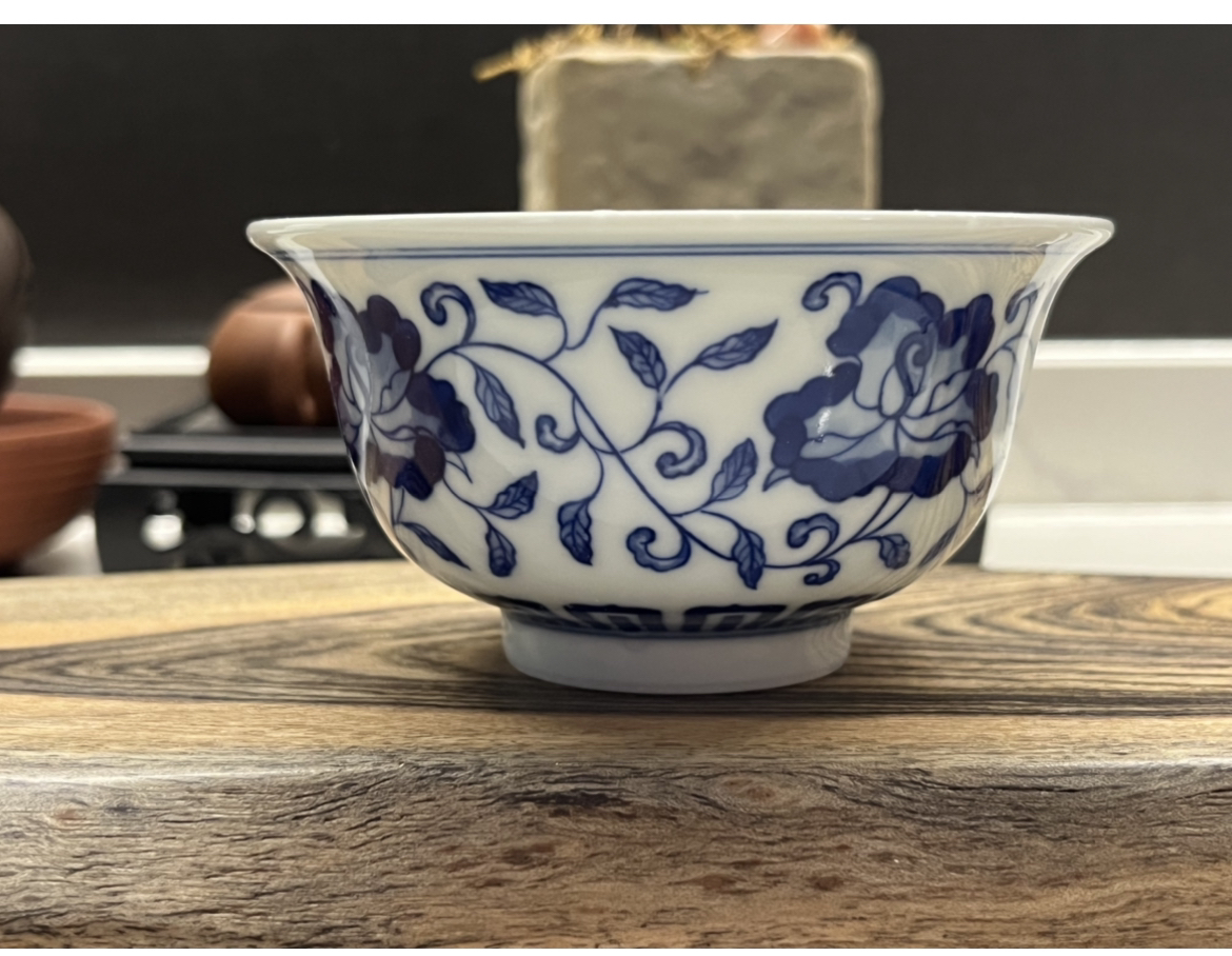 缠枝青花主人杯、纯手工手绘