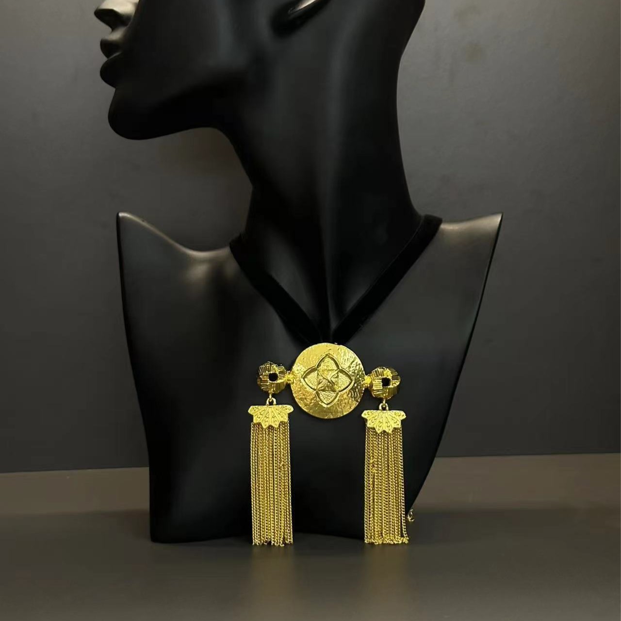 铜合金布艺项链 设计师款 黑色丝绒链条金色纽扣流苏项链A276