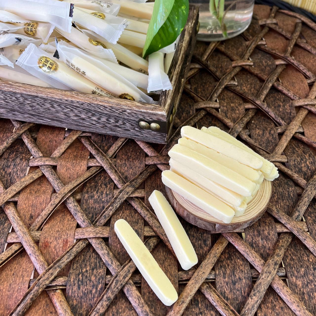 新疆特产原味驼奶奶条500克独立包装休闲零食奶味即食