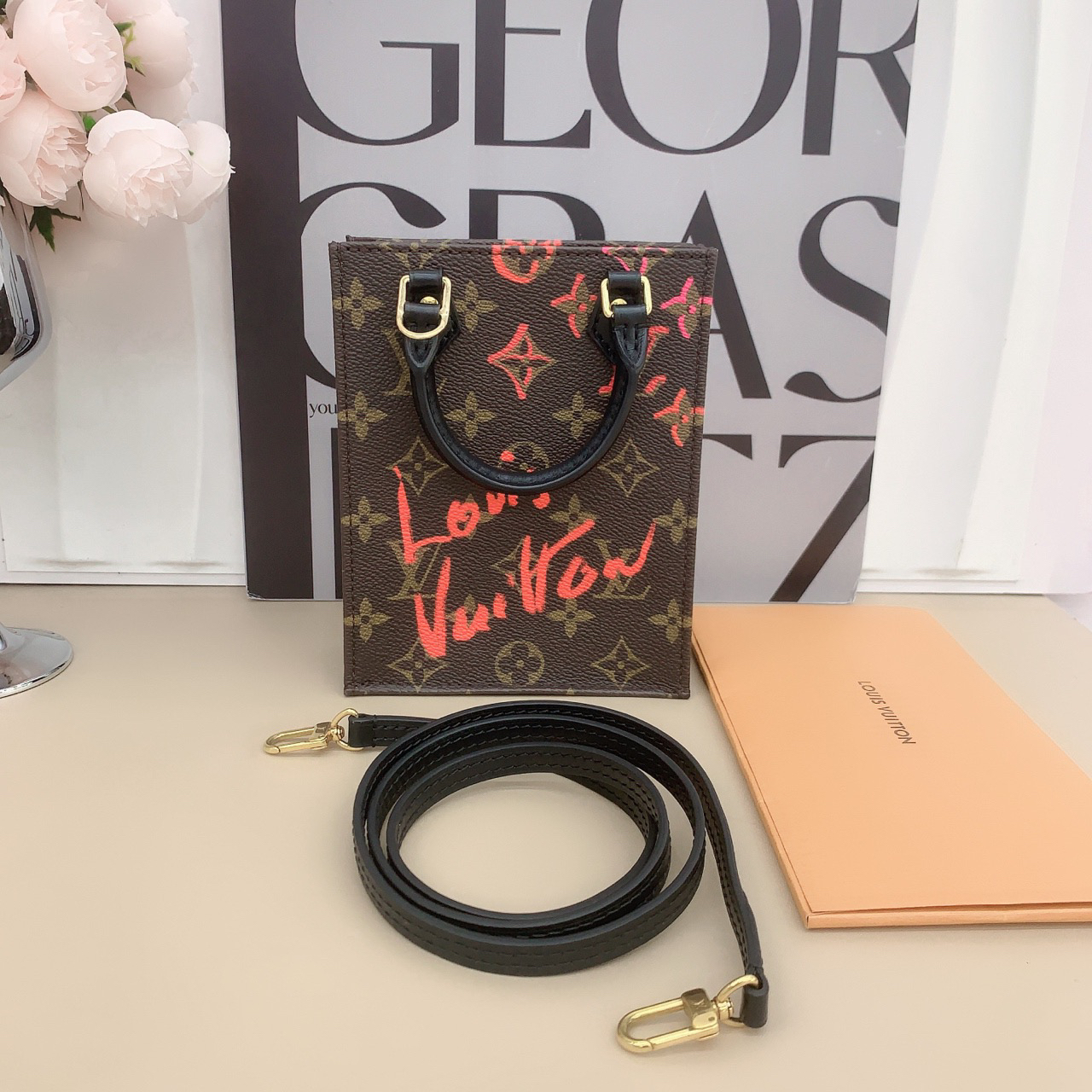95新 LouisVuitton/路易威登 lv mini琴谱 爱心涂鸦限定
