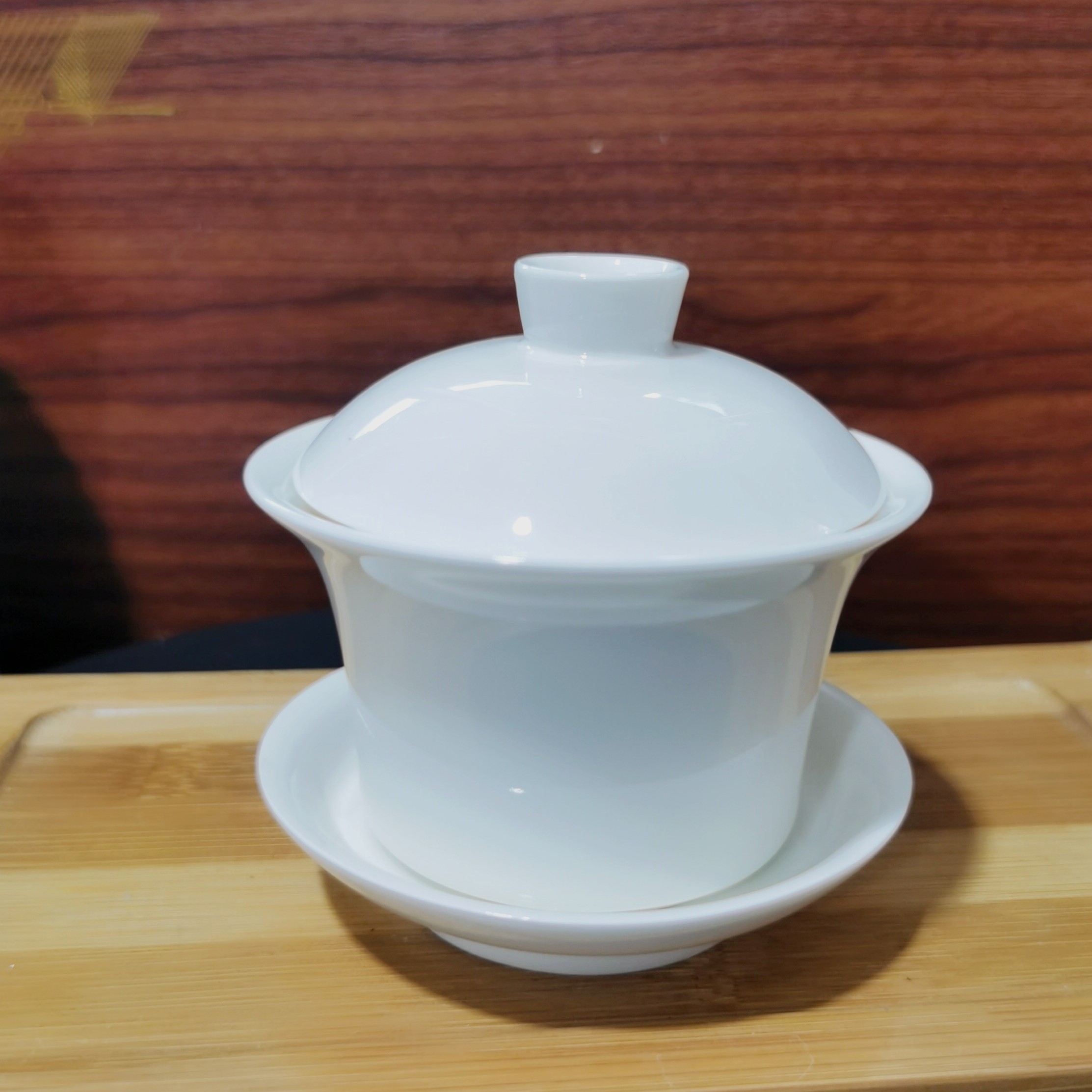 微瑕白瓷马蹄盖碗容量150ml