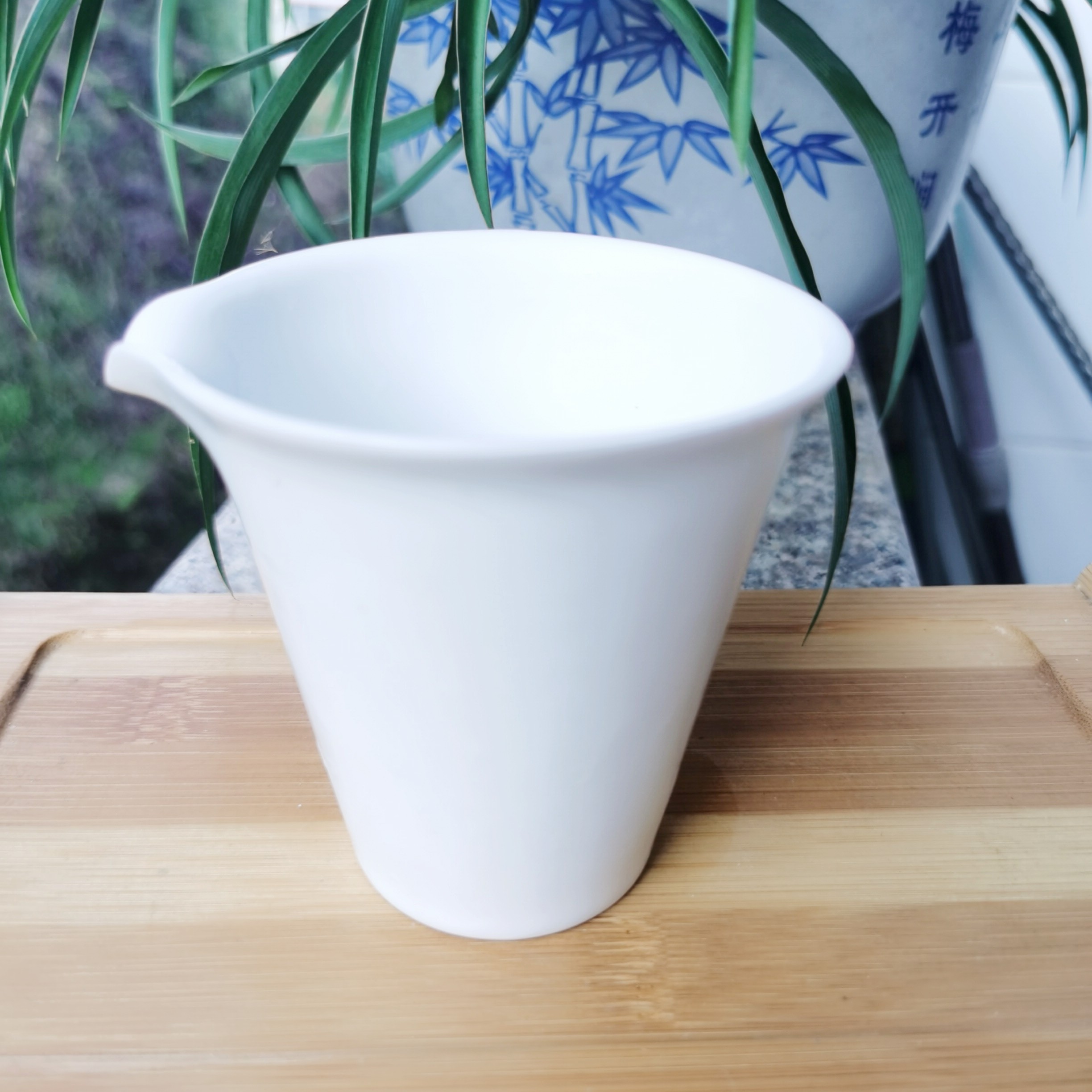 微瑕白瓷公道杯容量220ml