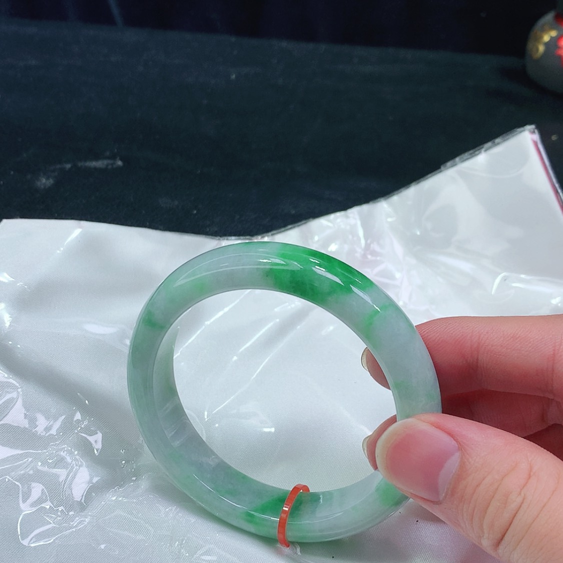 【闪购商品】翡翠手镯未镶嵌雨**虹