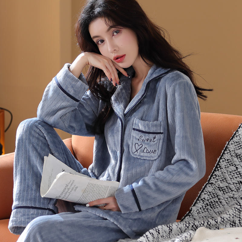 睡衣女秋冬款法兰绒加厚冬季珊瑚绒保暖中年女士家居服冬天两件套