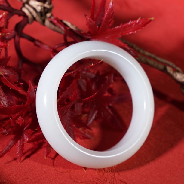 苏玉天天新疆和田玉金山料白玉手镯百搭时尚白色玉镯子女士精美