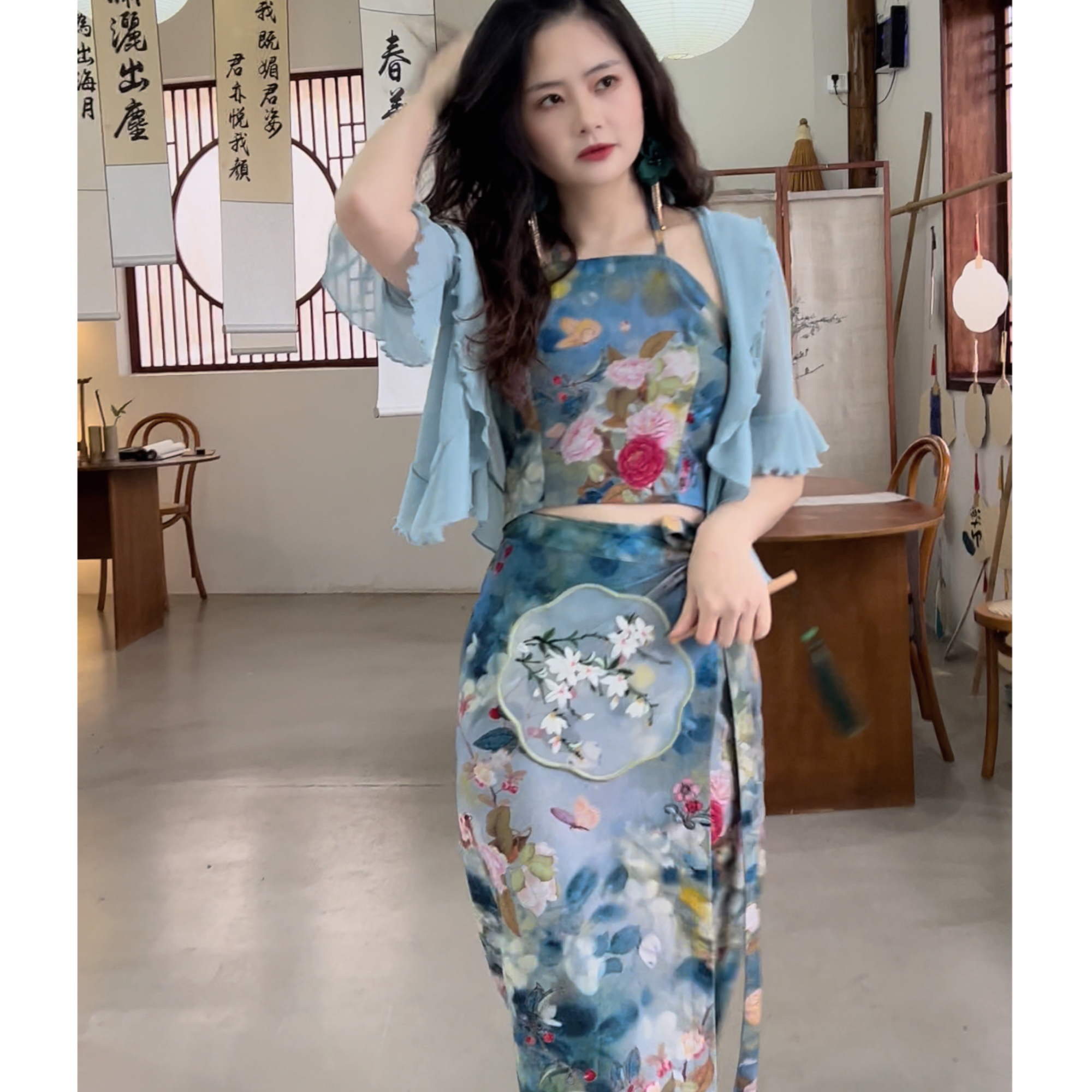 泽蓓花 春夏复古【花蝶】新中式国风松紧挂脖上衣+一片式半身裙套装