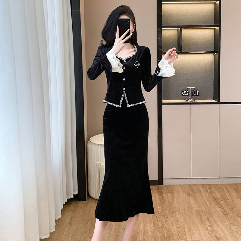 法式小香风重工丝绒上衣鱼尾半身裙女2024冬装新款名媛两件套装裙