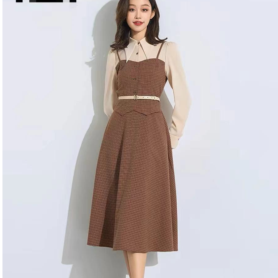 59-259 冬款棕色假两件拼显瘦气质时尚收腰复古法式减龄