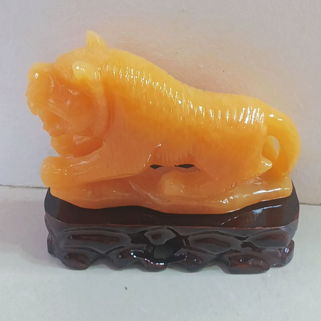 天然米黄玉老虎摆件办公室客厅家居摆件生肖虎玄关摆件