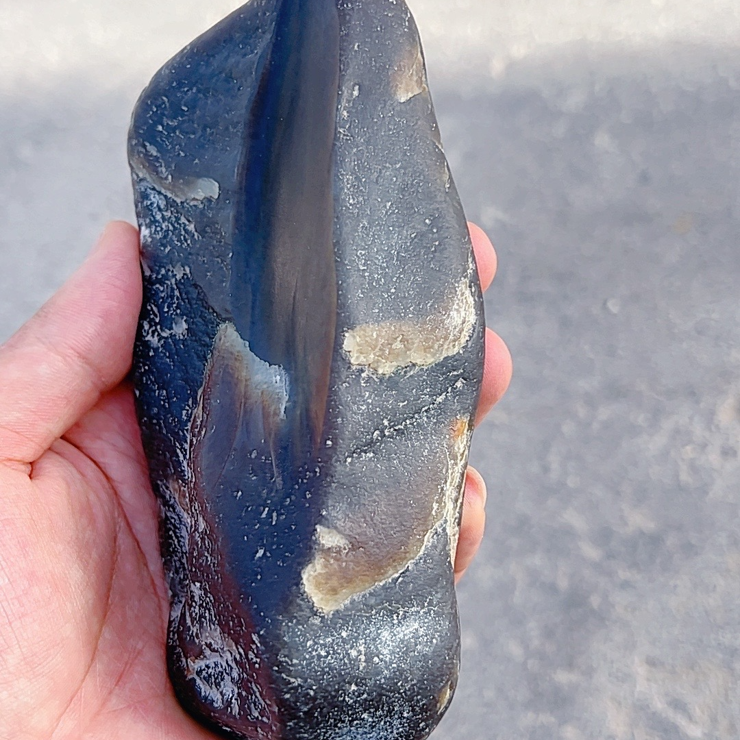 新疆和田且末山料玉质奇石