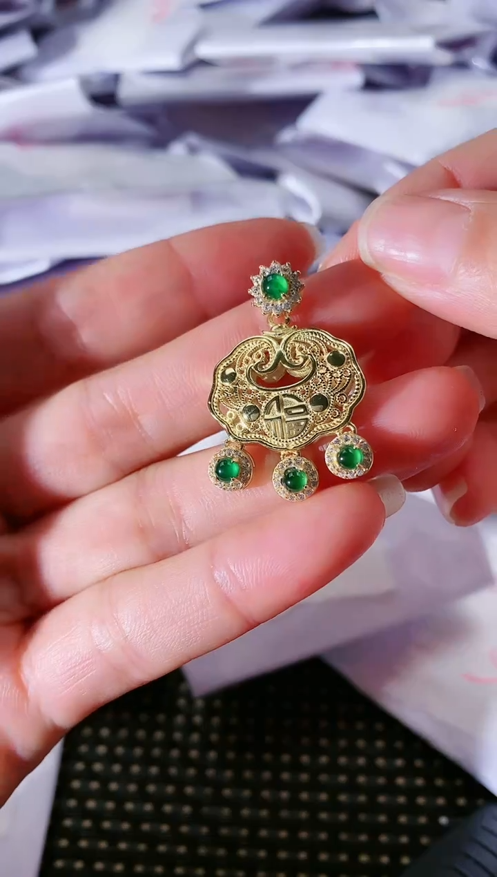 【闪购商品】翡翠颈饰银S925镀金镶嵌158