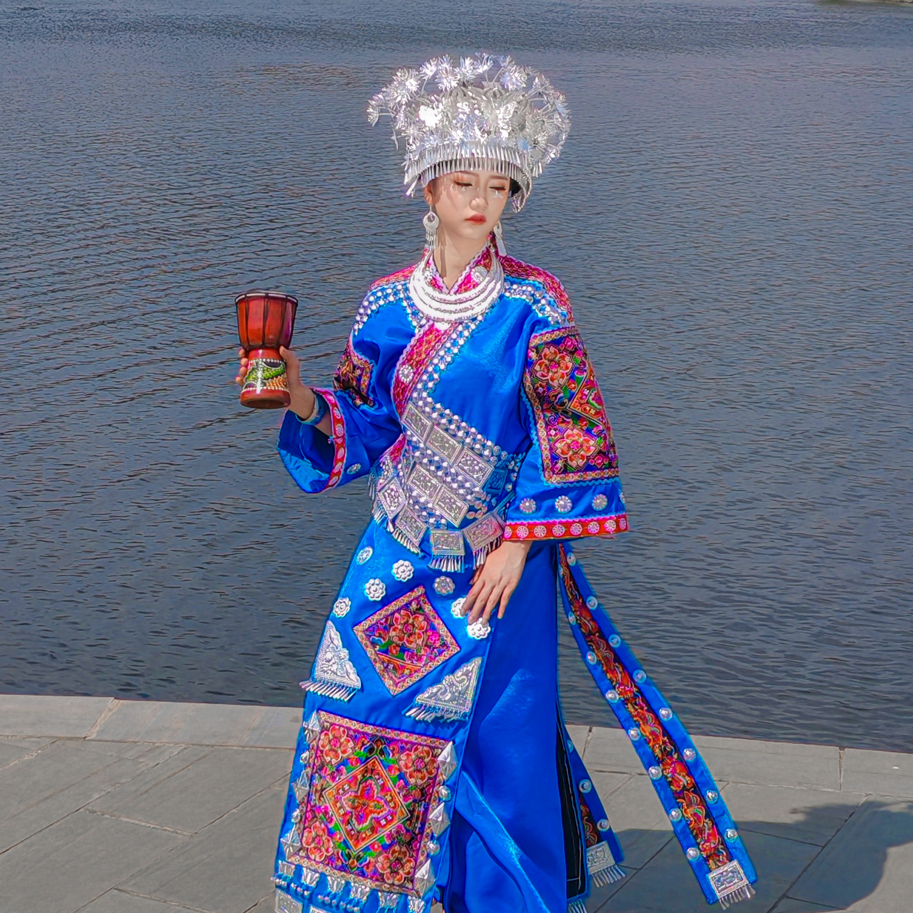 经典少数民族盛装高档长款旅游舞台传统民族风苗族风影楼拍照新娘