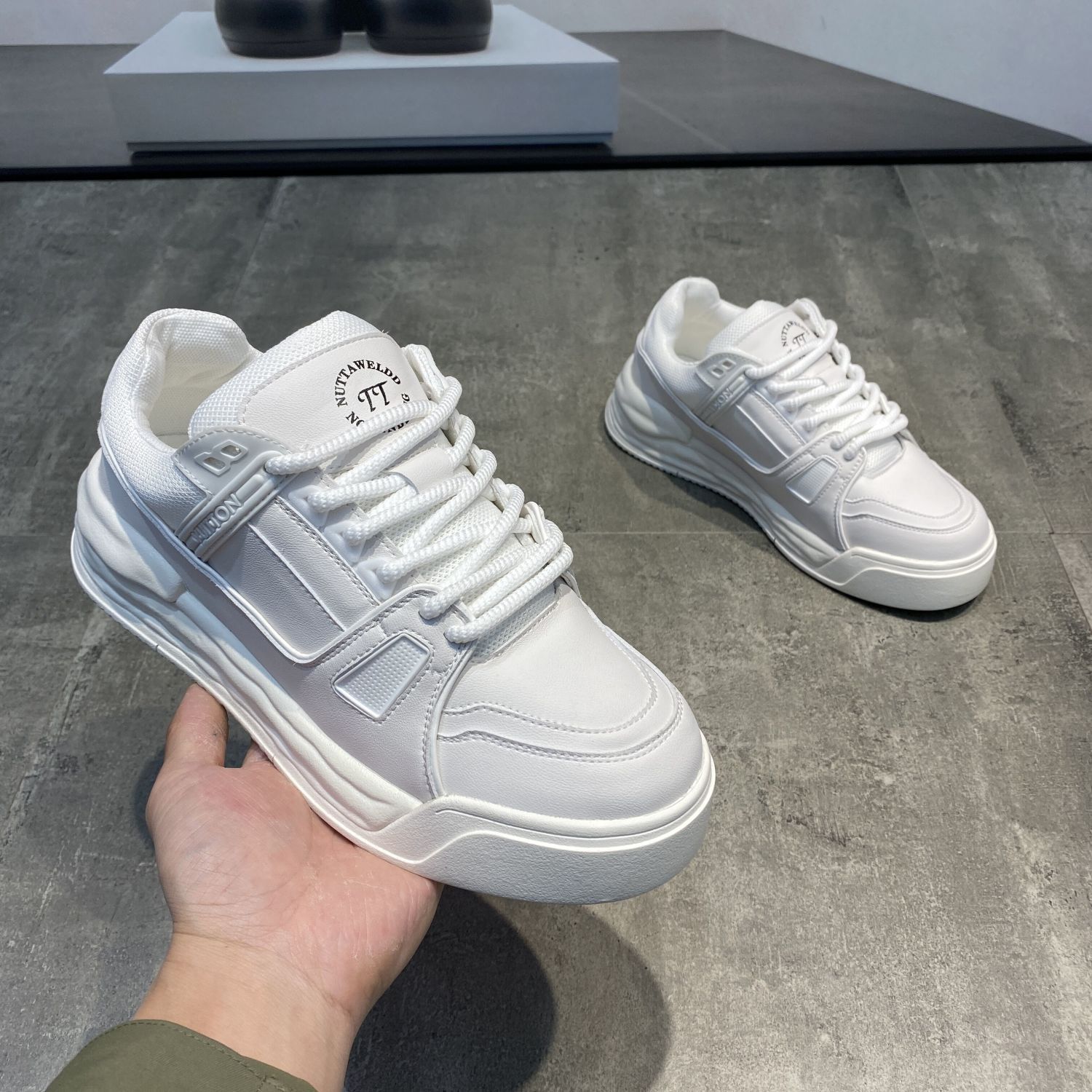 2024广州秋季爆款厚底超轻低帮休闲透气百搭时尚潮鞋男鞋118-57