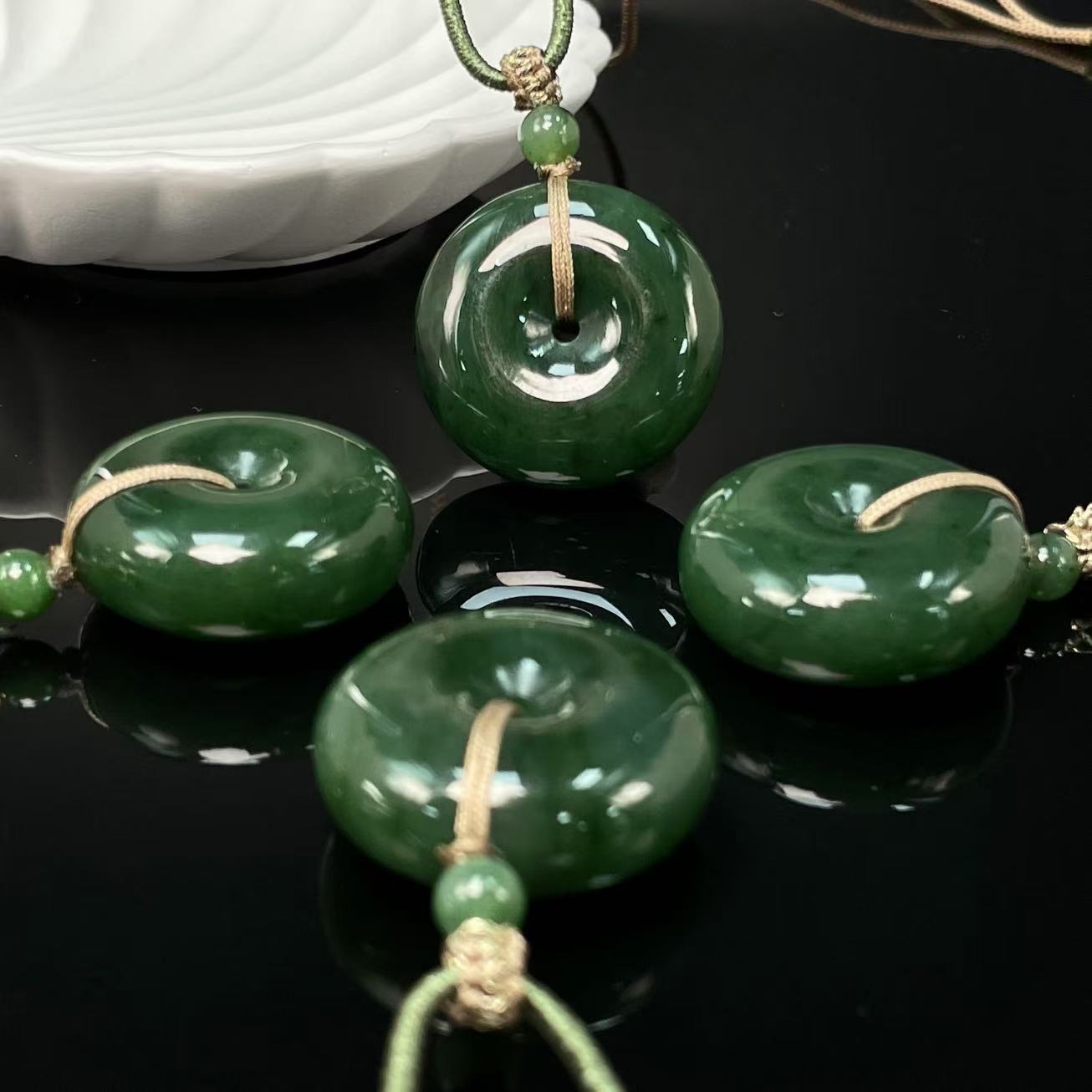 37-和田玉平安扣吊坠 多样性发一件 YA8G1251