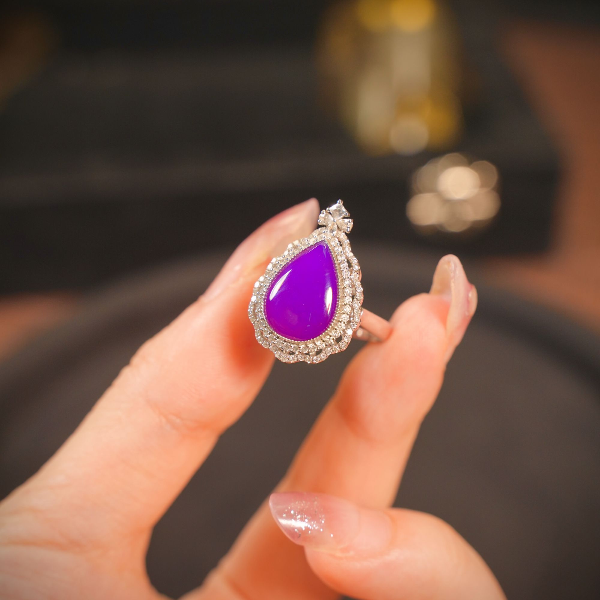 【娘娘甄选】18K金凝胶子舒俱来戒指