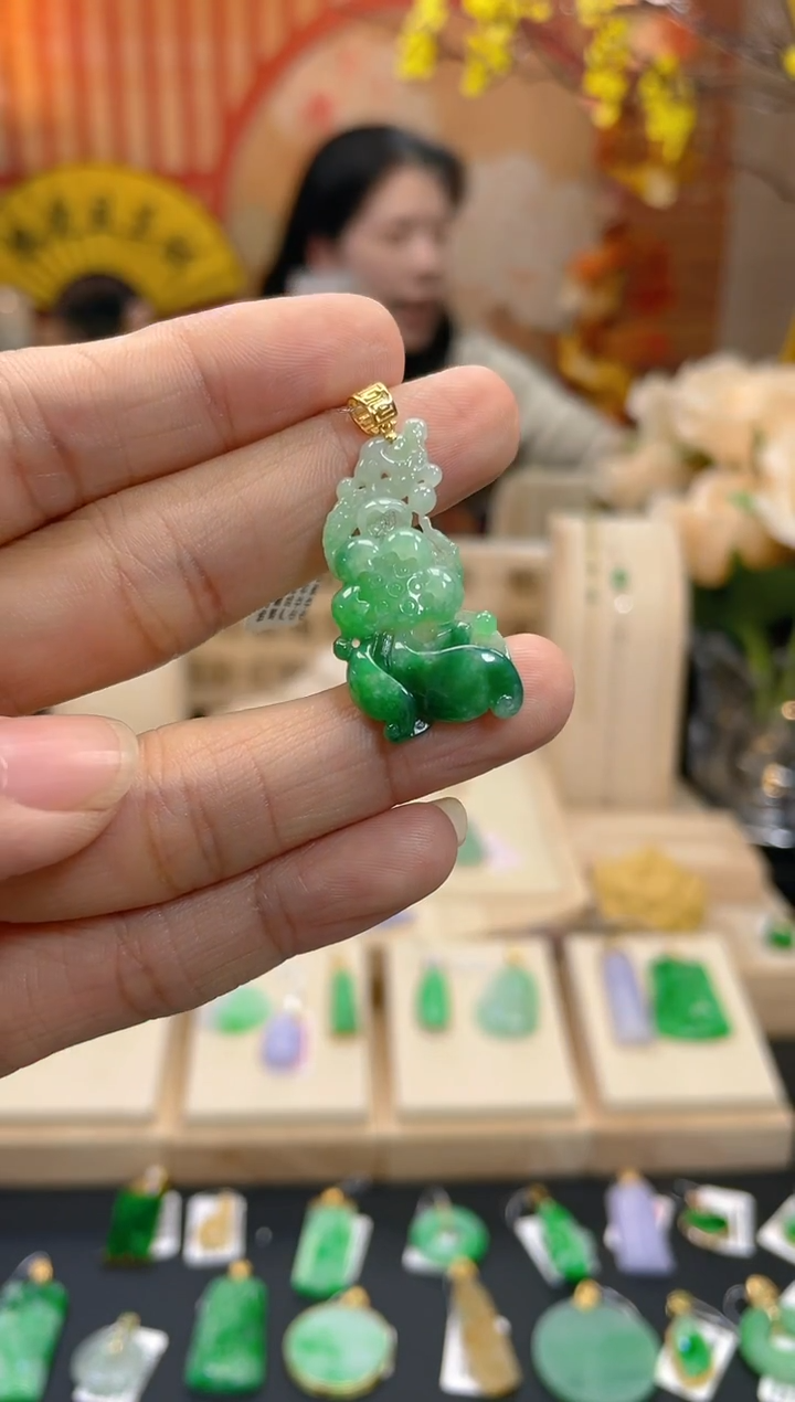 【闪购商品】翡翠颈饰18K金镶嵌假一赔三