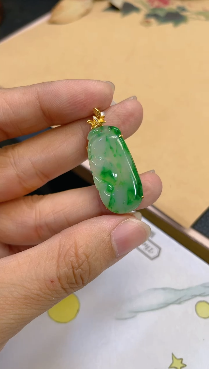 【闪购商品】翡翠颈饰18K金镶嵌假一赔三