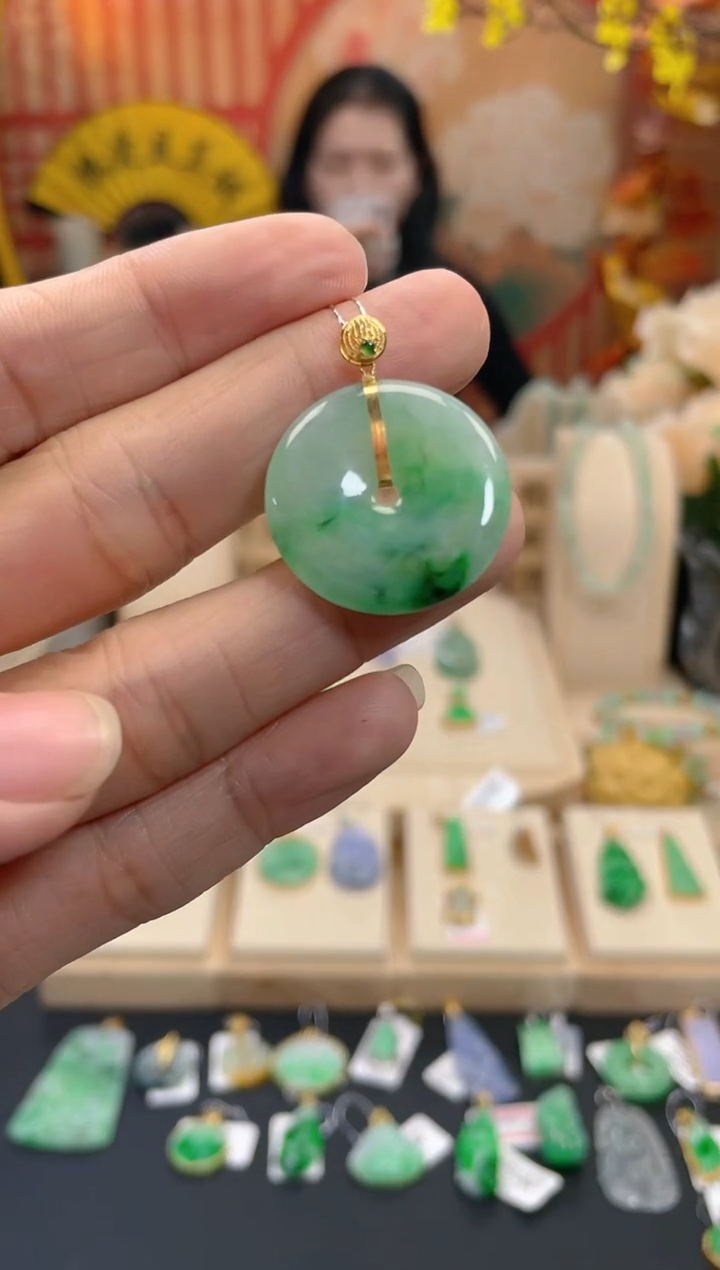 【闪购商品】翡翠颈饰18K金镶嵌假一赔三