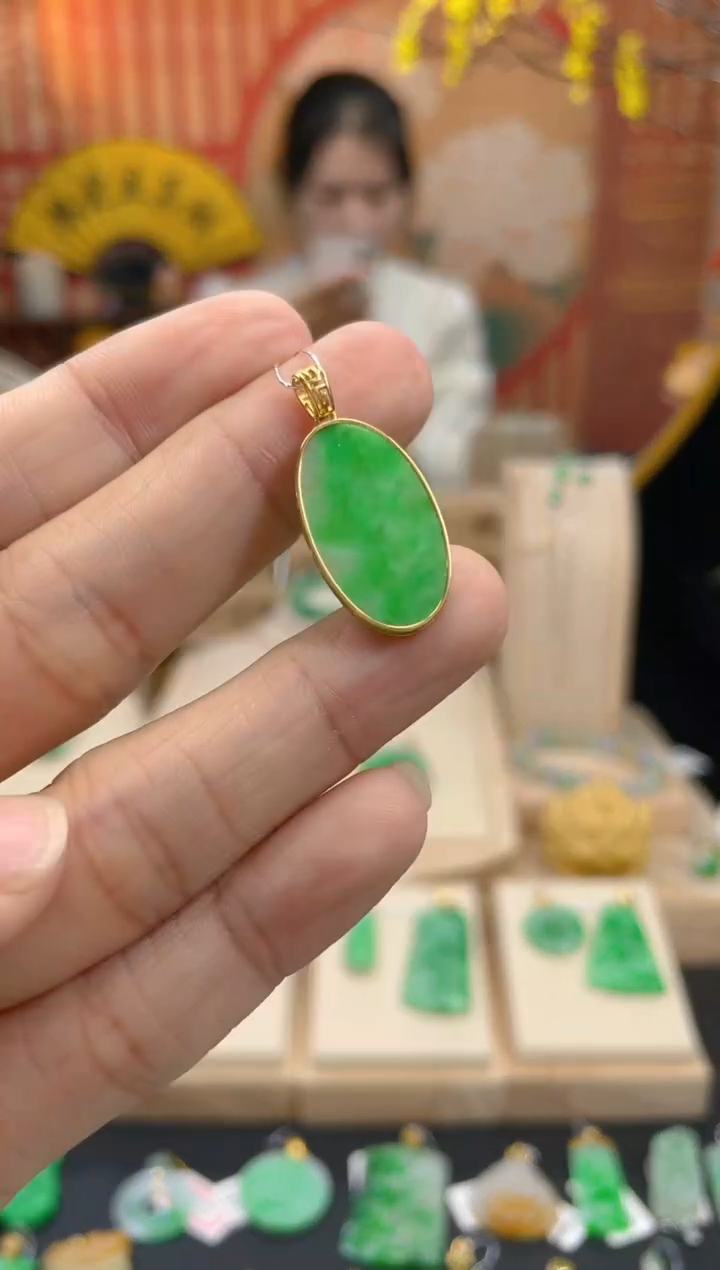 【闪购商品】翡翠颈饰18K金镶嵌假一赔三