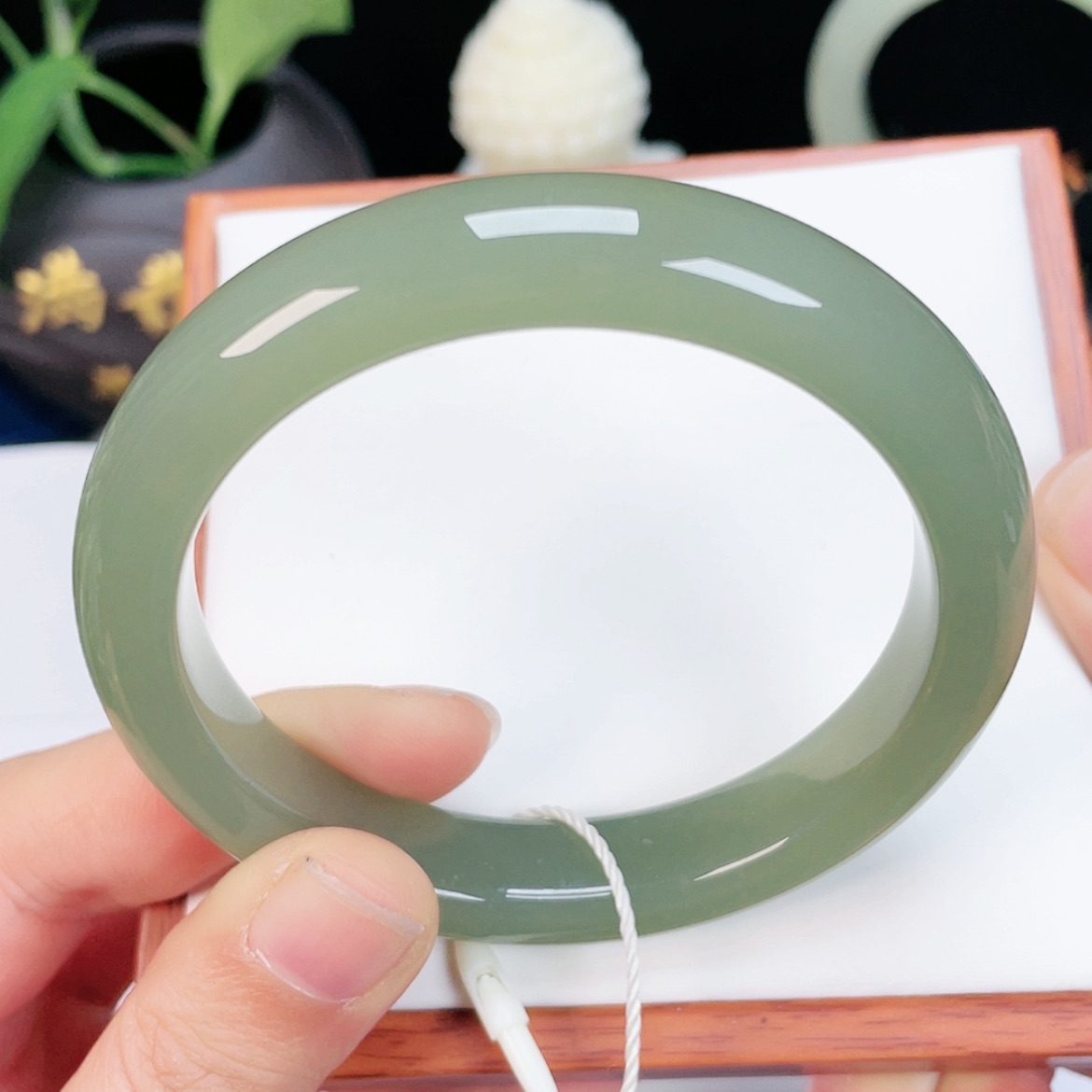 【闪购商品】和田玉手镯57未镶嵌