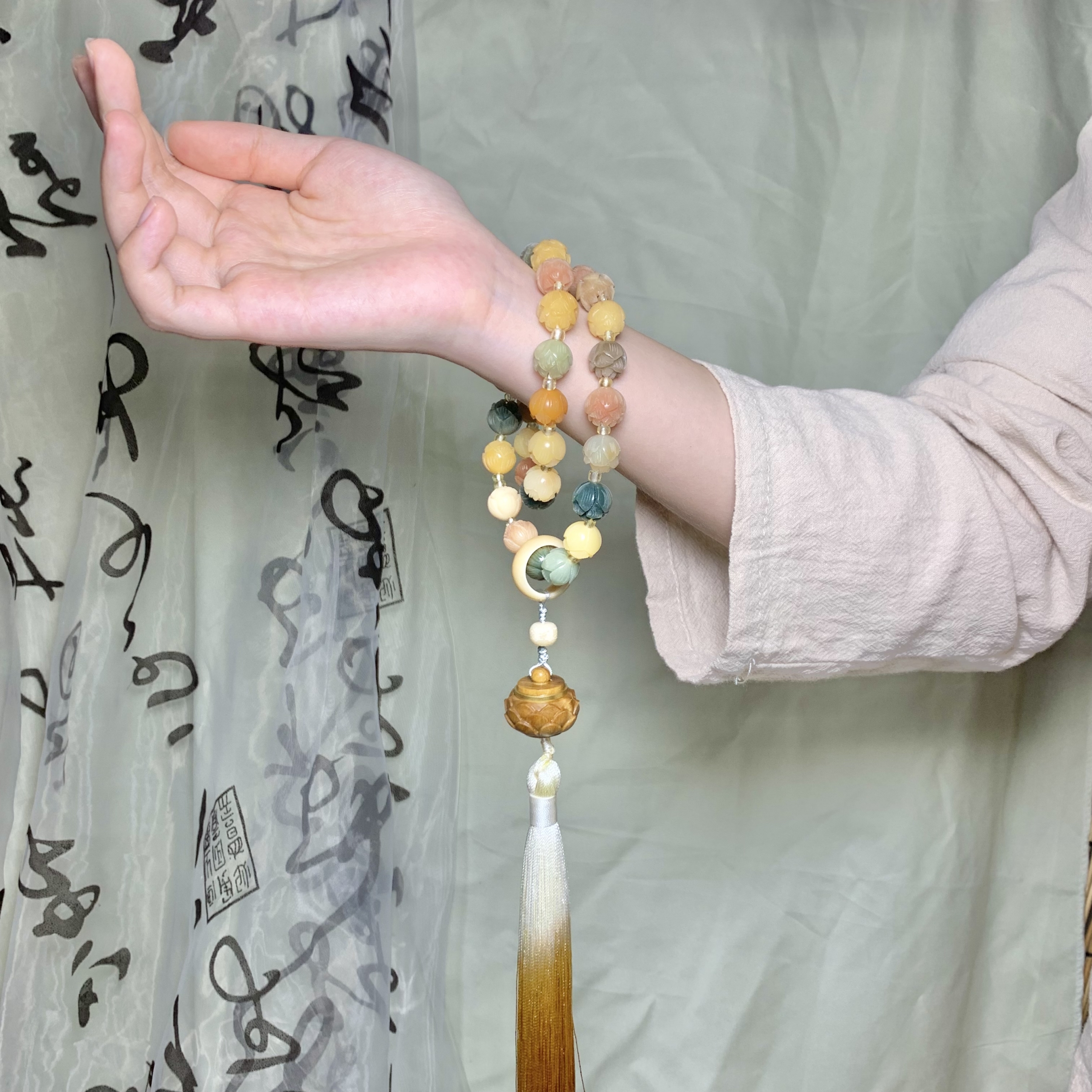 步步生莲 原创手作 菩提手串手持