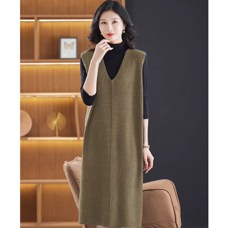 2667纯色宽松净版针织马甲裙