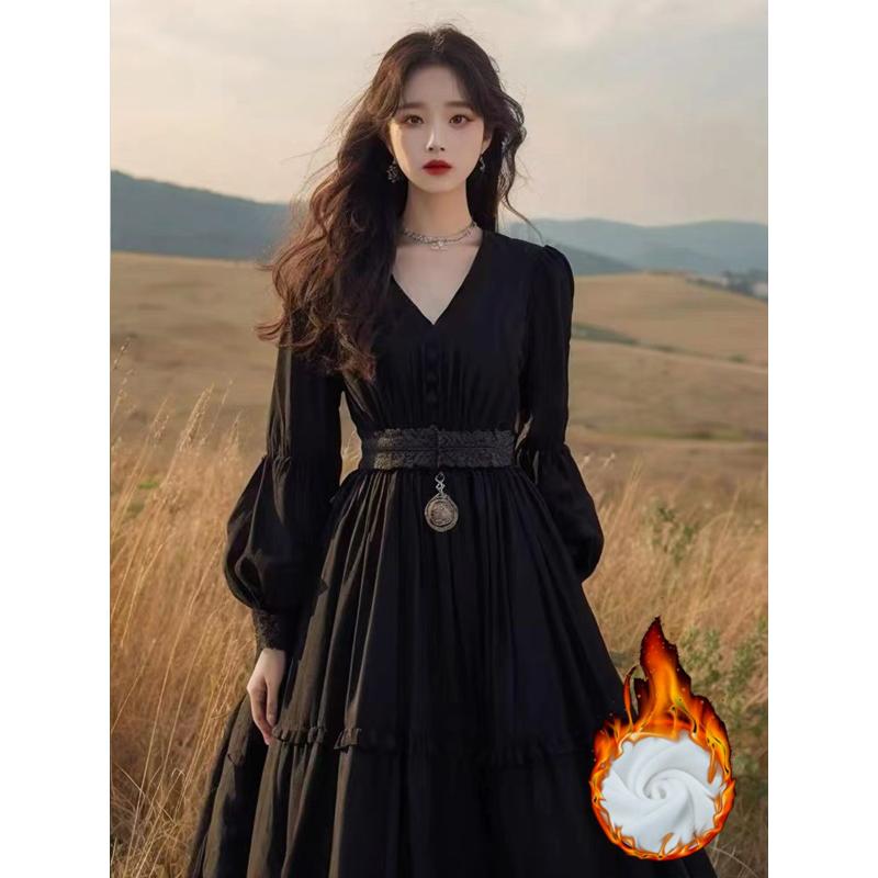 赫本风黑色丝绒连衣裙冬装女2023年新款在逃公主古着长裙
