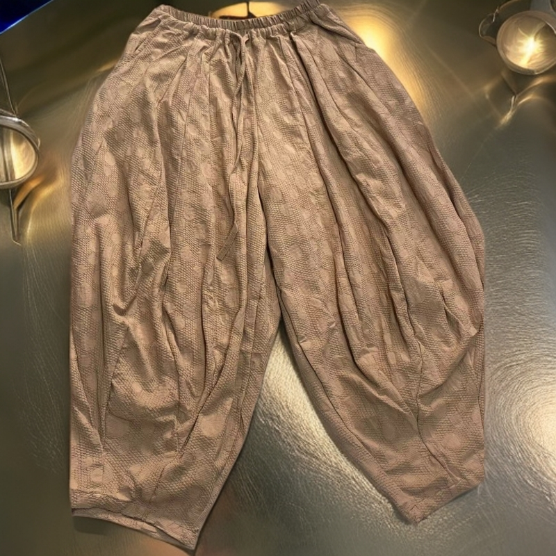 早秋款20片拼接棉麻提花南瓜裤。时尚休闲百搭女士花苞裤