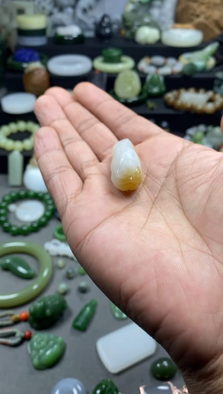 【闪购商品】和田玉挂件未镶嵌鱼