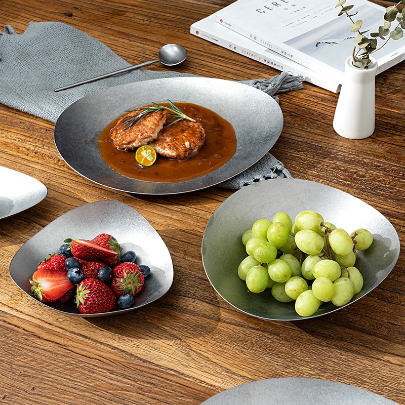 高级感不锈钢盘子不规则面包餐盘异形冷菜碟怀旧复古餐厅西餐菜盘