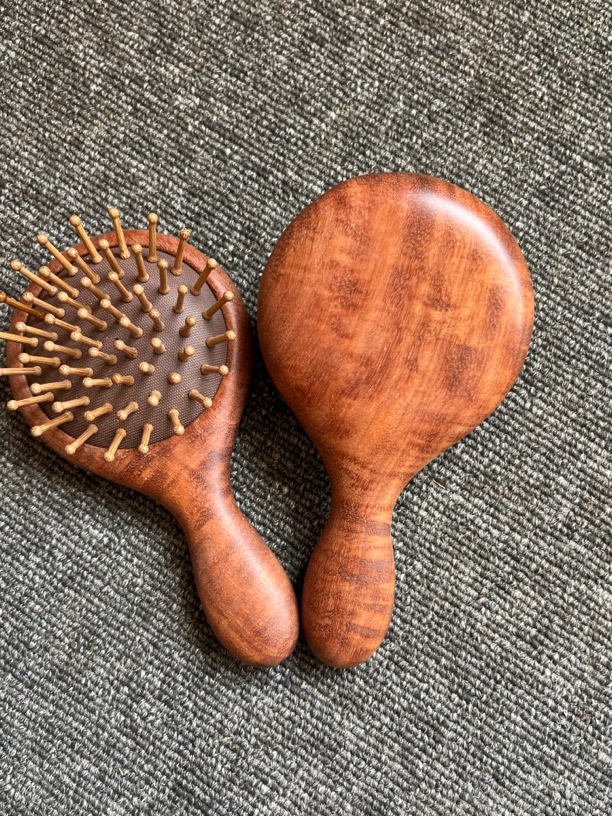 红檀香水波气囊按摩梳