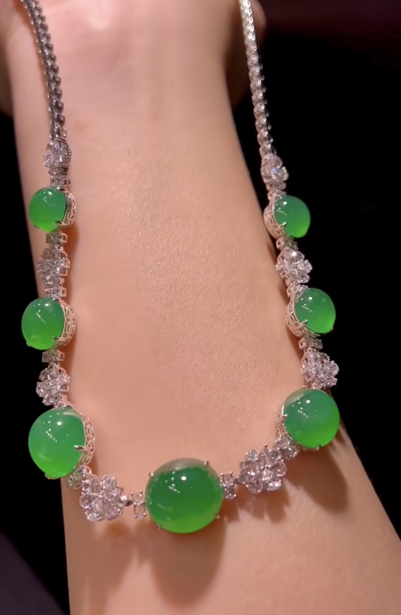 缅甸天然A货翡翠18K金镶嵌时尚轻奢颈饰套链