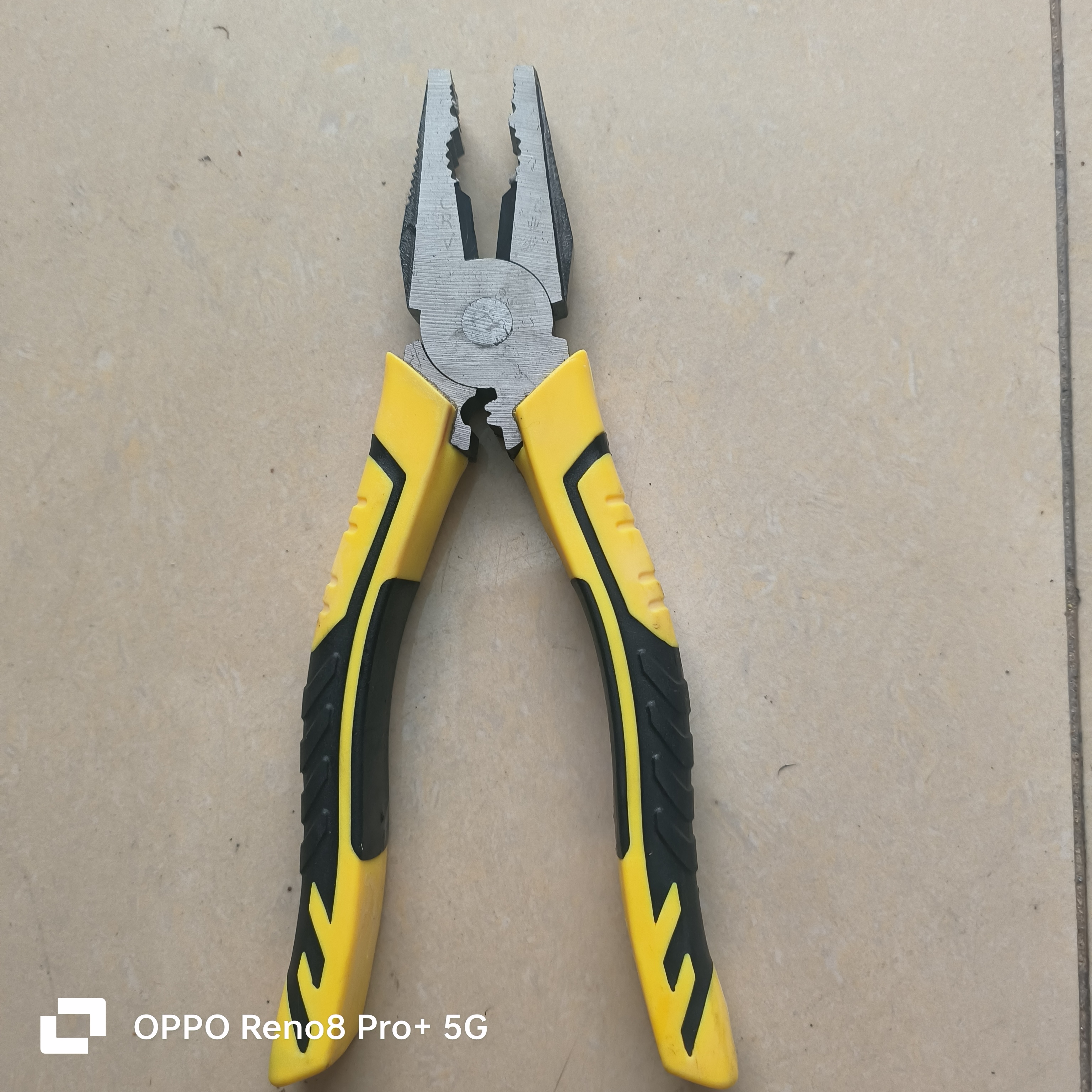 工业级老虎钳（颜色随机发）