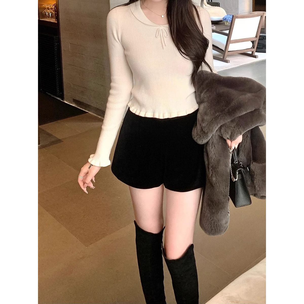 乖乖牌，羊毛混纺娃娃领针织