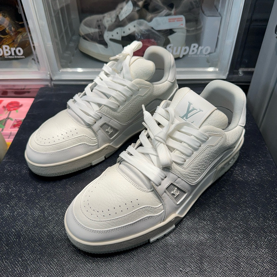 41码/LV Trainer 白水泥 板鞋 白/95新