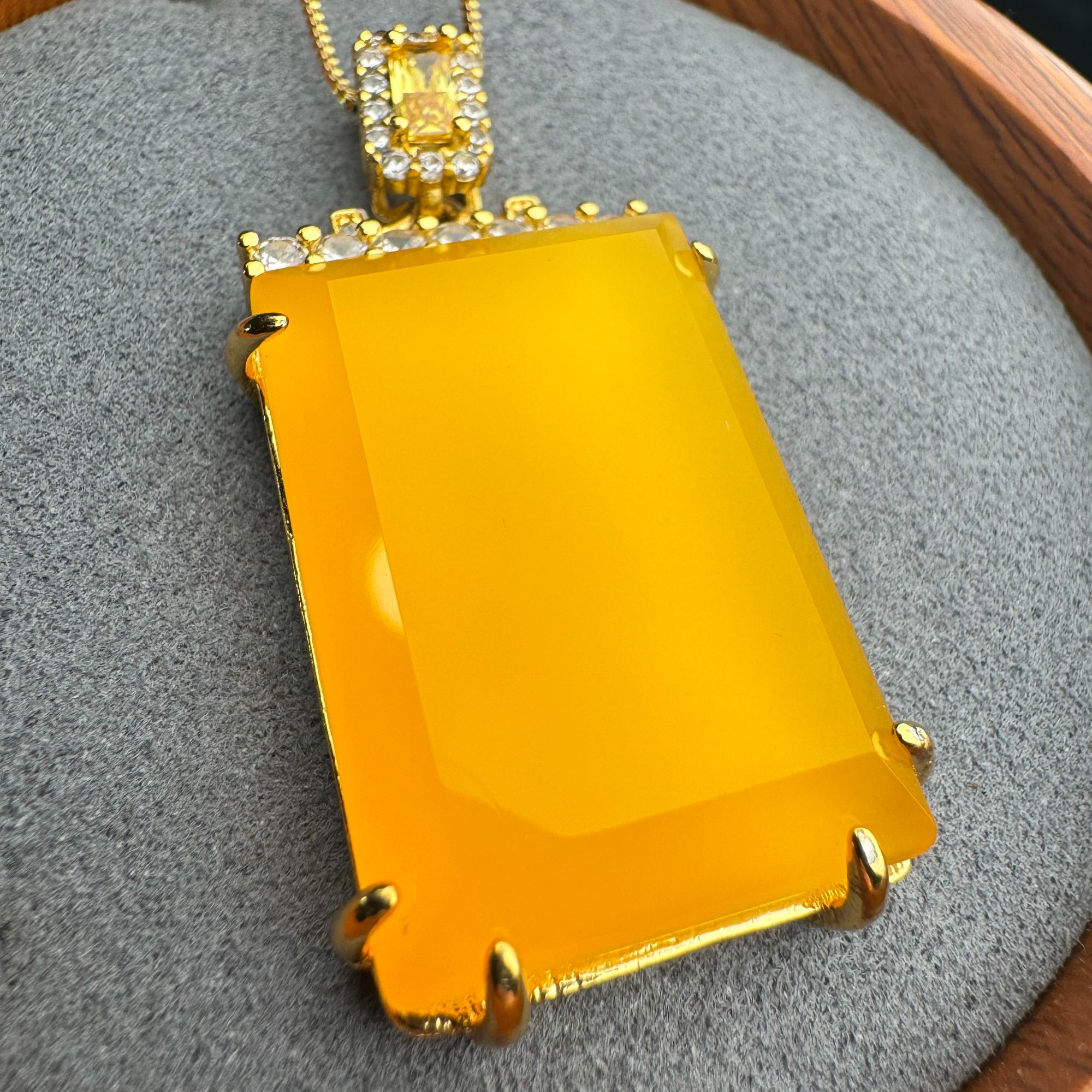 TY089天然珠宝牛黄宝玛瑙无事牌-配麻花链