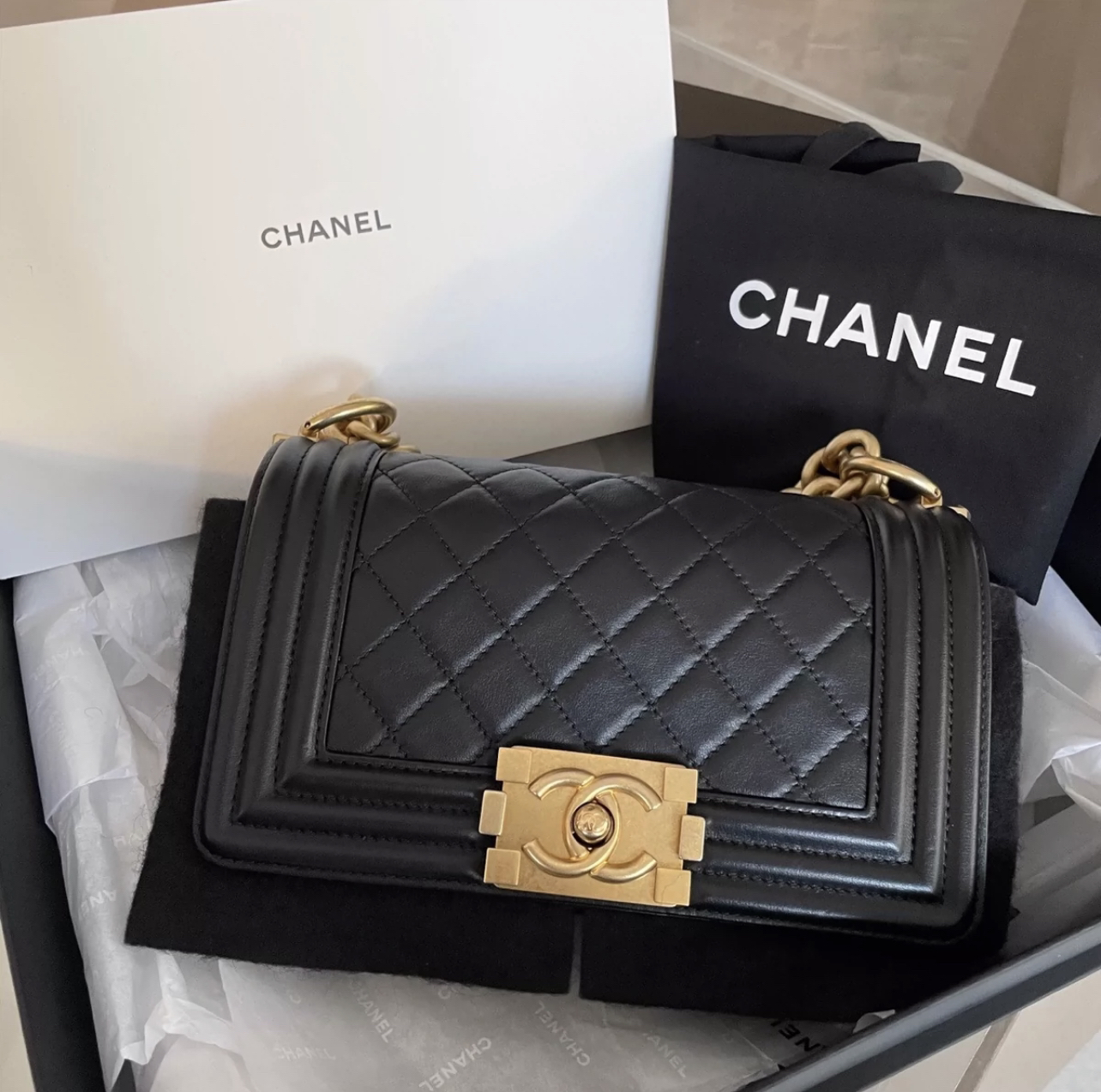 95新 Chanel/香奈儿 香奈儿黑金leboy小号羊皮斜挎包