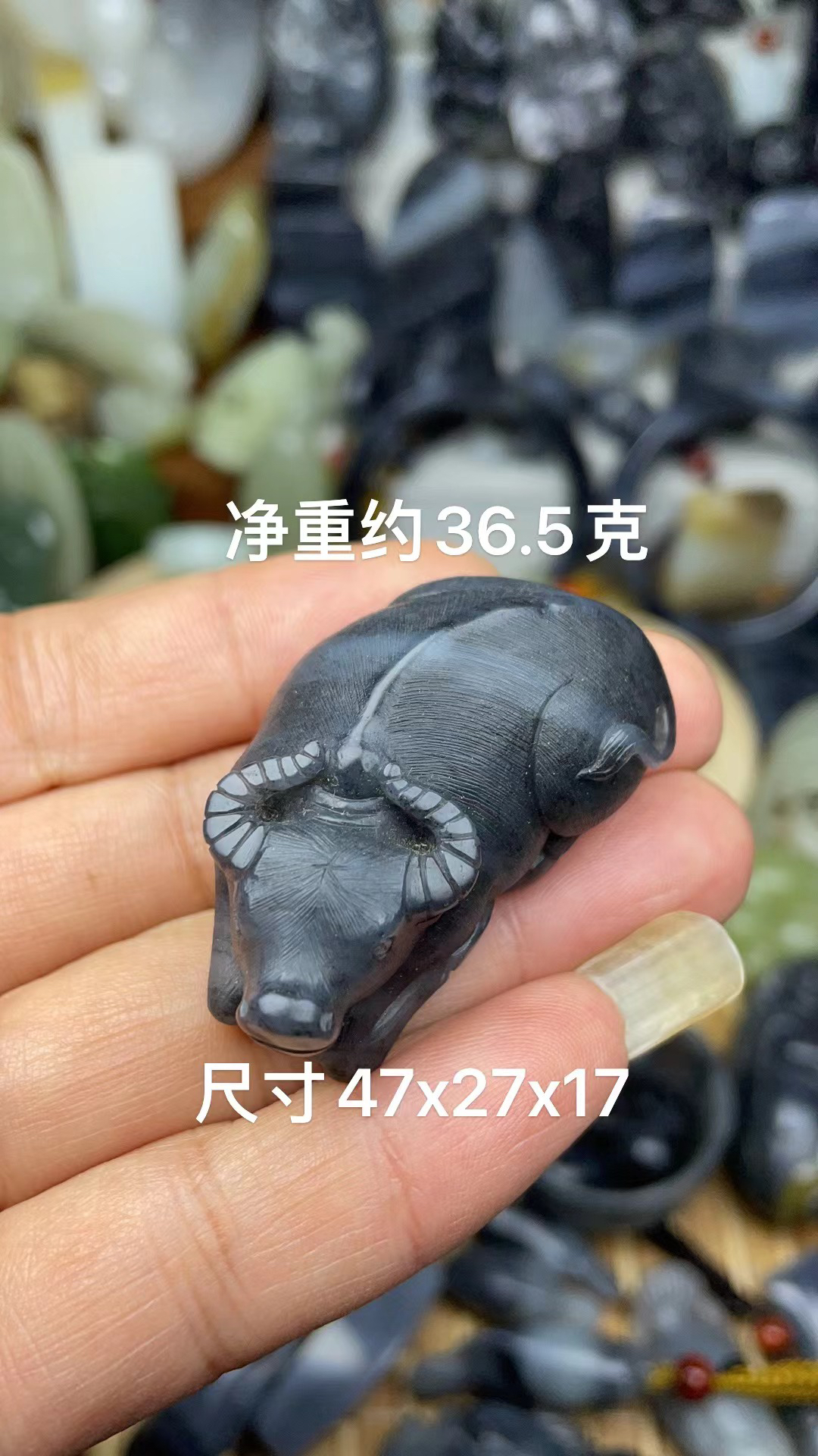 天然和田玉籽料青花扭转乾坤牛吊坠