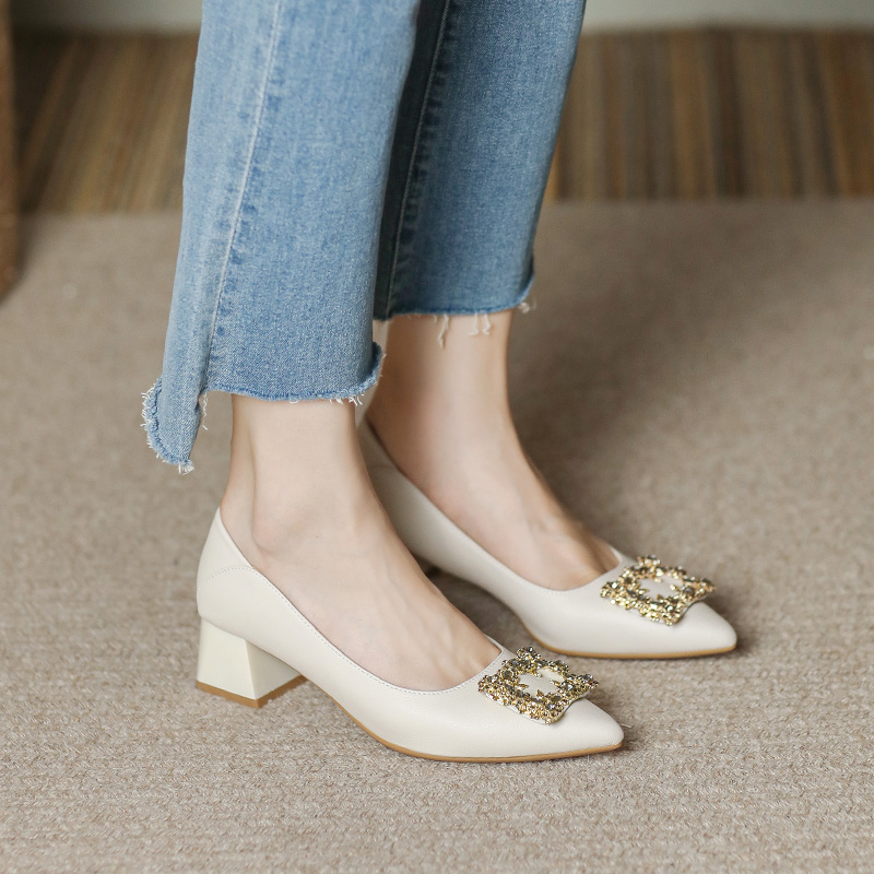 3一5厘米舒适牛皮粗跟单鞋女新款尖头百搭气质中跟妈妈鞋女奶奶鞋