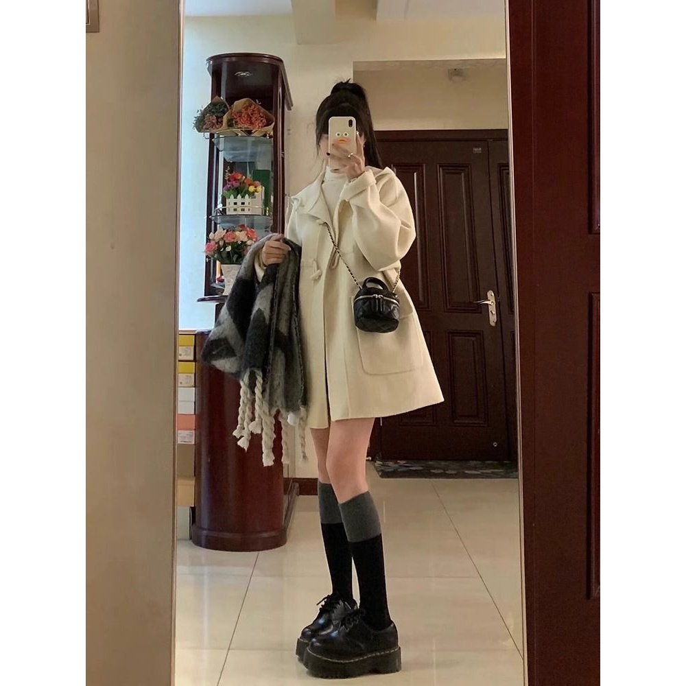 牛角扣白色复古呢子大衣女2023年秋冬季新款毛呢外套高级感小个子