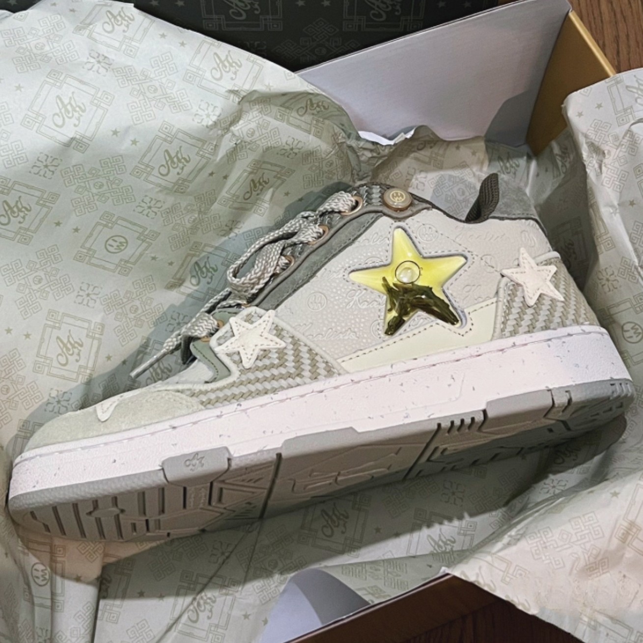 Kaa 西湖龙井板鞋港风情侣鞋新品透气百搭联名星星鞋