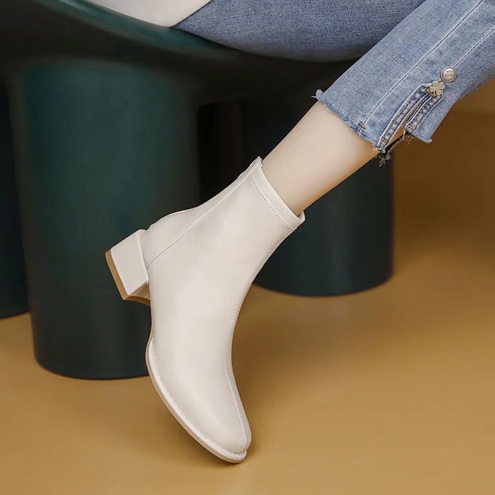 3公分小跟短靴女粗跟 法式冬季软皮低跟瘦瘦靴米白色圆头时装靴子